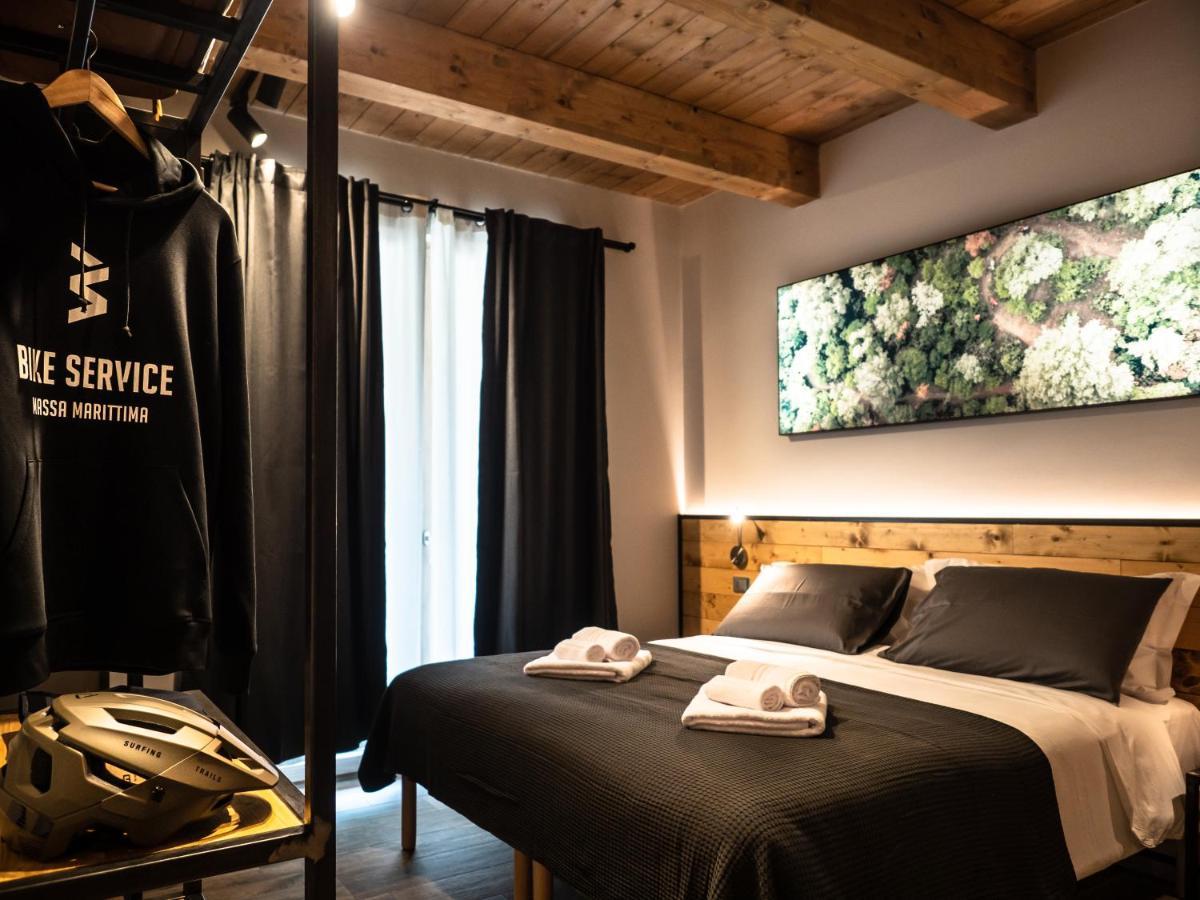 Sleep 'N' Ride Massa Marittima Hotel ภายนอก รูปภาพ