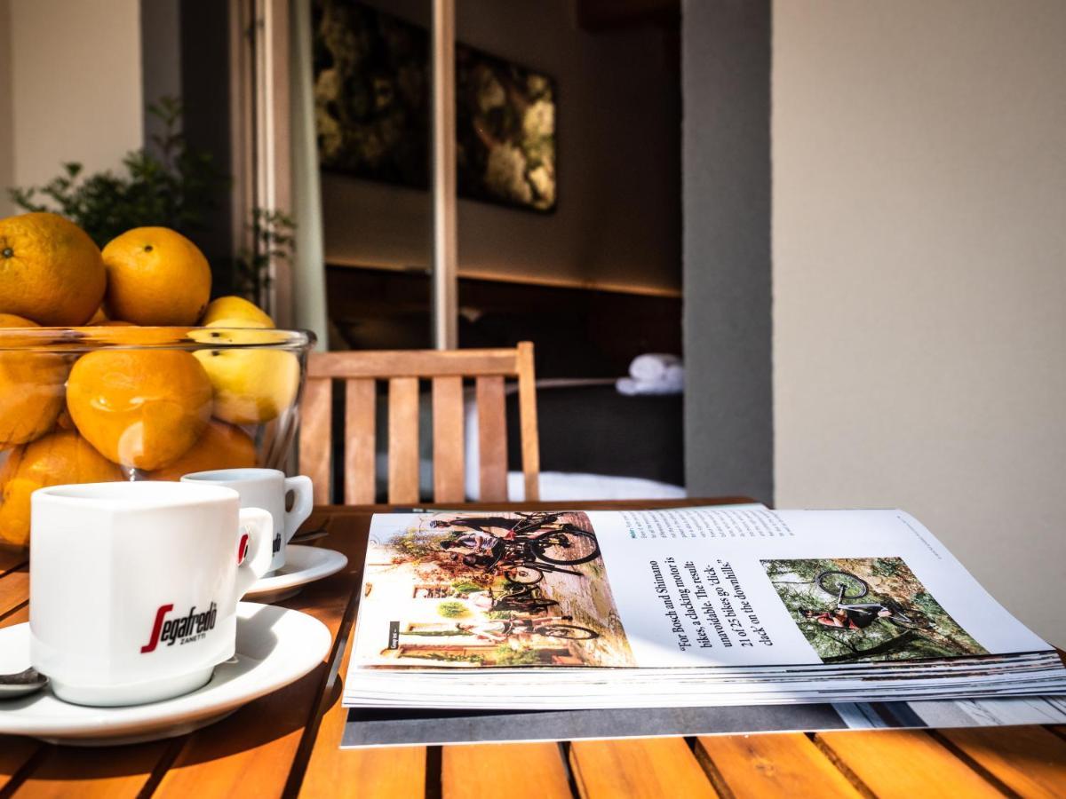 Sleep 'N' Ride Massa Marittima Hotel ภายนอก รูปภาพ